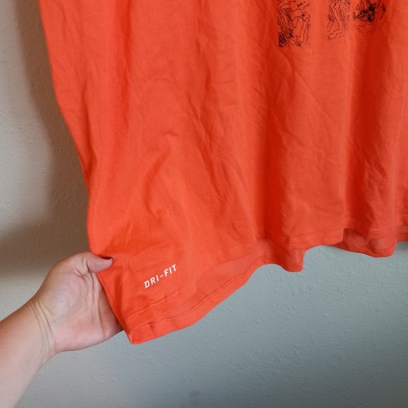 NIKE The Nike Tee DRI-FIT T-Shirt Men's XXL Athletic Orange Nike Swoosh - Picture 3 of 6
